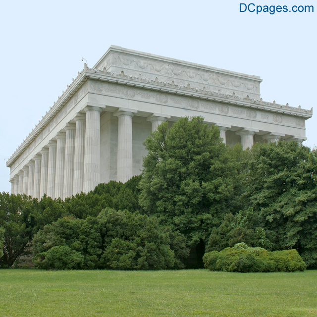 Το Μνημείο βρίσκεται μέσα σε ένα συγκρότημα πάρκων όπου μπορεί να δει κανείς τα σημαντικότερα μνημεία των Ηνωμένων Πολιτειών