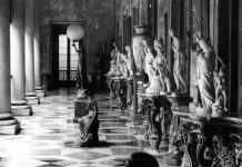 India: The past preserved in a Marble Palace