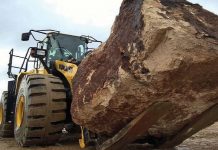 The new Komatsu WA500-8 SH (Stone Handler)
