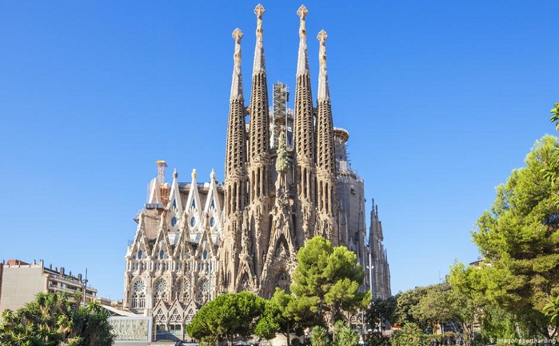 British stone to finish development of Barcelona basilica after 137 ...