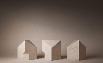 Architetture in miniatura concepite con lo scopo di riportare l’attenzione su temi del nostro saper vivere contemporaneo, e realizzate in pietra naturale