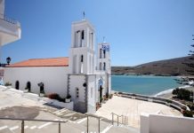 Ένα ταξίδι στα μαρμάρινα εκκλησάκια των ελληνικών νησιών
