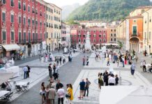 White Carrara 2025: Il marmo incontra il design nel cuore della città