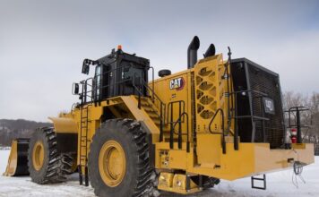 Cat 992: Η Απόλυτη Δύναμη στην Εξόρυξη με την Υπογραφή της ΕΛΤΡΑΚ