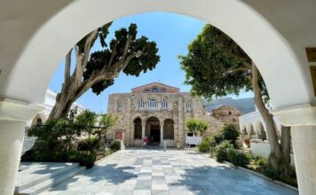 Η Παναγία Εκατονταπυλιανή της Πάρου: Ιστορία, αρχιτεκτονική και μαρμάρινα στοιχεία