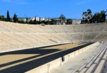 Stadio Panatenaico: La prima pulizia sistematica del marmo pentelico dopo 120 anni